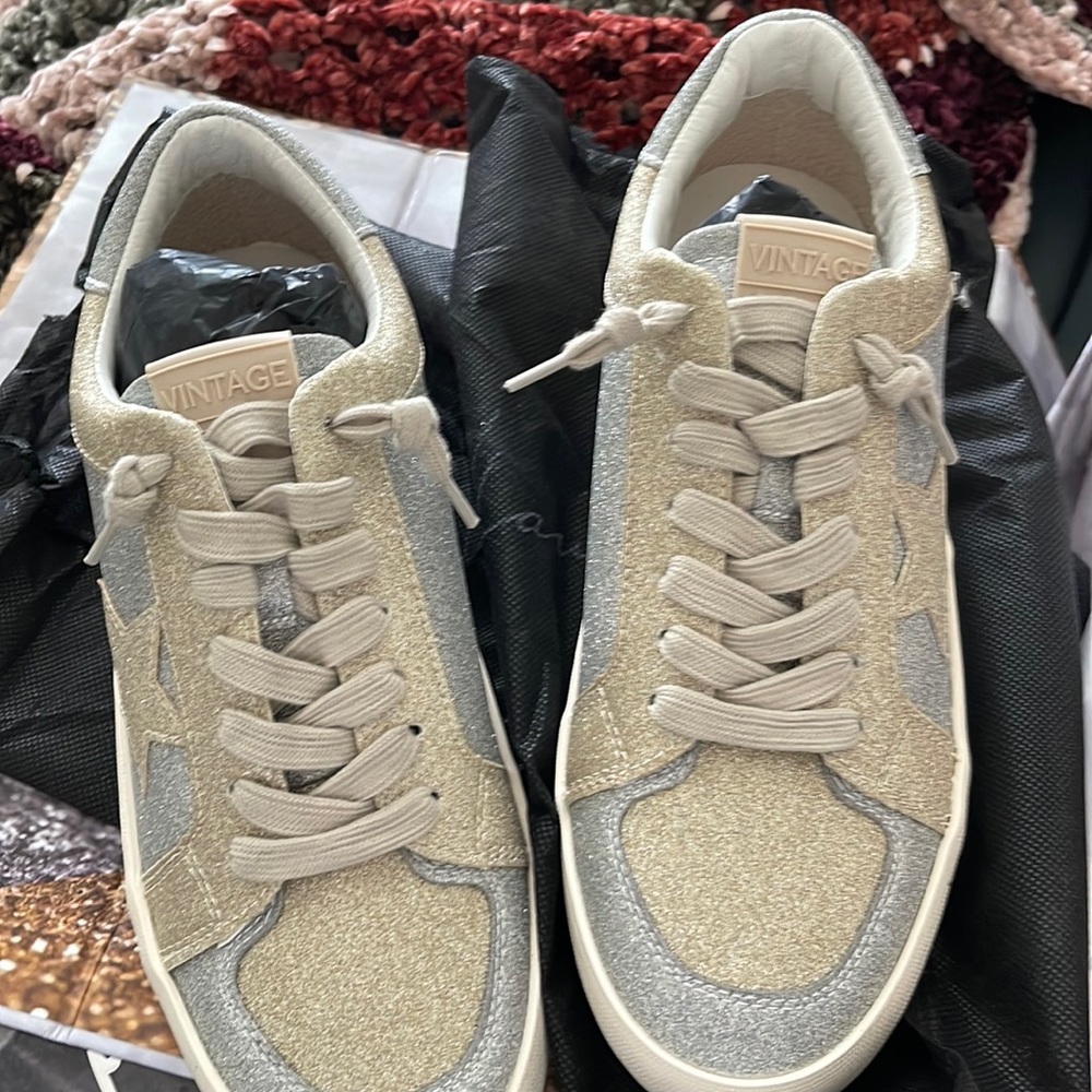 VH sneakers